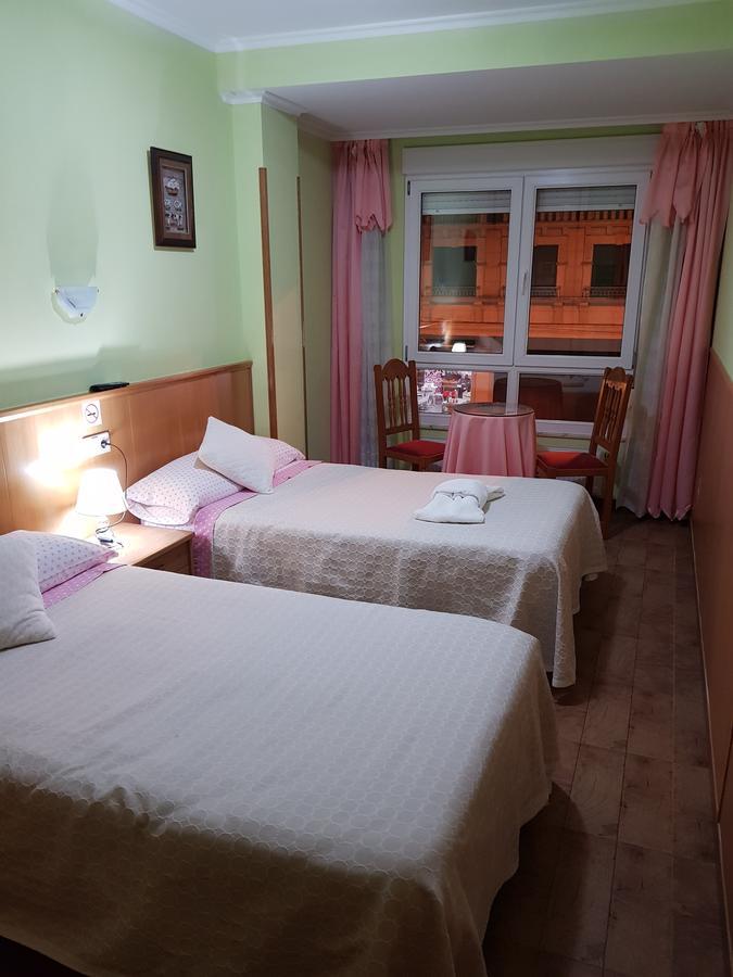 Hostal Ponte Dos Santos Ribadeo Eksteriør billede