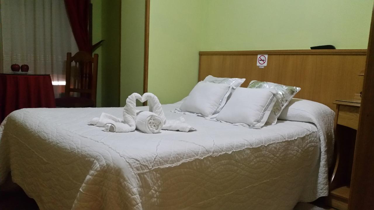 Hostal Ponte Dos Santos Ribadeo Eksteriør billede