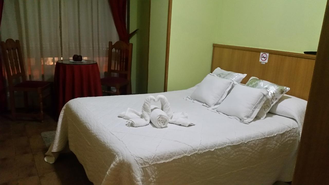 Hostal Ponte Dos Santos Ribadeo Eksteriør billede